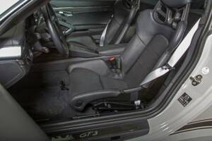 Image 18/25 de Porsche 911 GT3 Touring (2018)