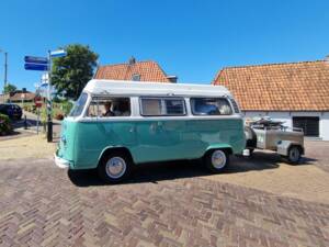 Immagine 2/5 di Volkswagen T2b Camper (1976)