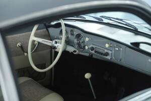 Image 32/50 of Volkswagen Karmann Ghia 1500 (1961)