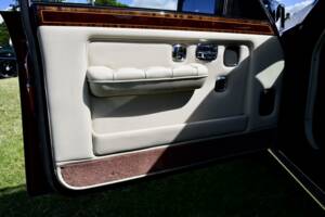 Image 30/50 of Rolls-Royce New Silver Dawn (1997)