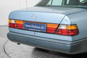 Bild 26/50 von Mercedes-Benz 230 E (1985)