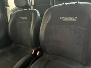 Immagine 4/5 di Renault Clio II 2.0 16V Sport (2004)