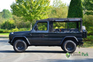 Image 2/49 of Mercedes-Benz 230 GE (LWB) (1991)