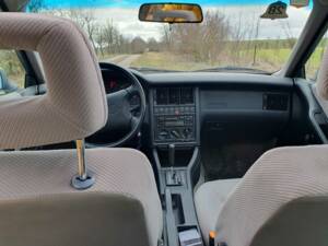 Image 6/21 of Audi 80 - 2.0 E (1992)