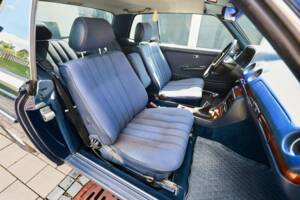 Bild 74/99 von Mercedes-Benz 230 CE (1983)