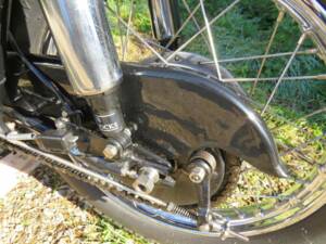 Image 40/43 of Norton DUMMY (1957)