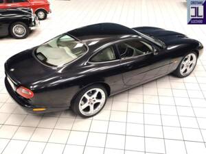 Bild 8/65 von Jaguar XKR (1998)