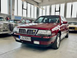 Image 28/47 of Lancia Thema 8.32 (1989)