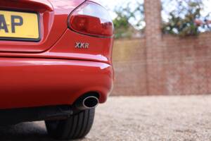 Image 32/50 de Jaguar XKR (2000)