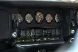 Image 18/50 de Jaguar E-Type (1968)