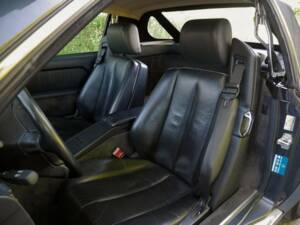 Image 14/39 de Mercedes-Benz 280 SL (1900)