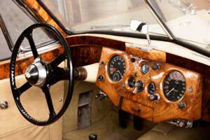 Image 39/50 de Jaguar XK 120 DHC (1953)