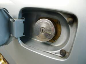 Image 21/43 of Peugeot 504 Convertible (1971)