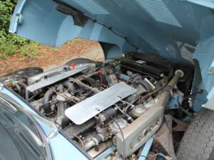 Afbeelding 15/16 van Jaguar E-Type V12 (2+2) (1971)
