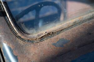 Image 54/134 of Ford V8 (1937)