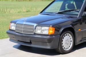 Immagine 23/50 di Mercedes-Benz 190 E 2.3-16 (1986)