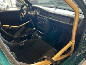 Image 13/27 of Mercedes-Benz 190 E 2.5-16 (1989)