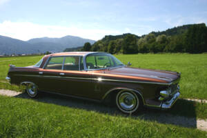 Image 2/20 of Imperial Crown Sedan (1962)