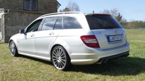 Imagen 6/18 de Mercedes-Benz C 63 AMG T (2010)