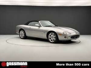Image 3/15 of Jaguar XK8 4.0 (2000)