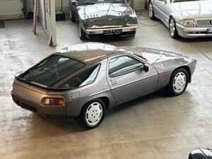 Immagine 1/59 di Porsche 928 S (1985)