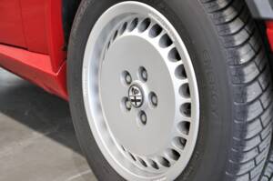 Bild 9/30 von Alfa Romeo 75 2.0 Twin Spark (1988)