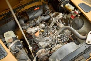 Image 33/42 of Land Rover 110 (1984)