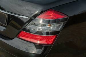 Bild 12/50 von Mercedes-Benz S 600 L (2007)