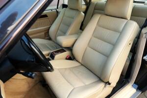 Image 10/63 of Mercedes-Benz 300 CE (1991)