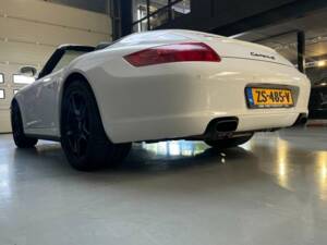 Bild 42/50 von Porsche 911 Carrera 4 (2007)