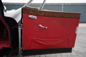 Image 14/50 of Jaguar XK 140 DHC (1956)