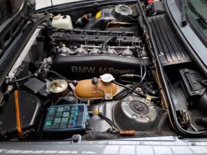 Image 25/33 of BMW M 635 CSi (1987)