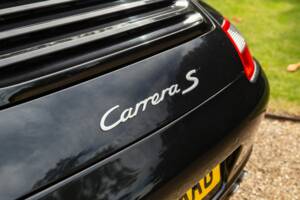 Immagine 28/37 di Porsche 911 Carrera S (2006)
