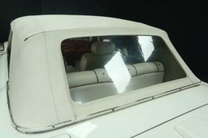 Image 42/50 of Rolls-Royce Corniche III (1991)