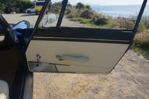 Image 24/46 of Peugeot 404 Coupé (1967)