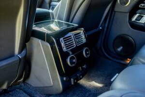 Image 43/49 of Land Rover Range Rover V8 Armoured (2022)