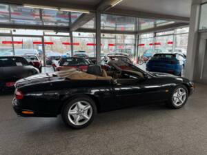 Image 33/34 of Jaguar XK8 4.0 (1997)