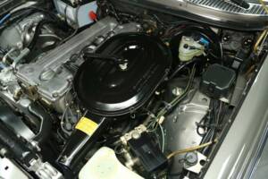 Image 29/30 of Mercedes-Benz 280 CE (1984)