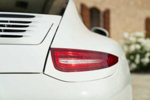 Image 16/50 of Porsche 911 Carrera (2009)