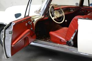 Image 22/61 de Mercedes-Benz 250 SE (1966)