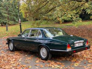 Bild 33/50 von Daimler Double Six (1992)