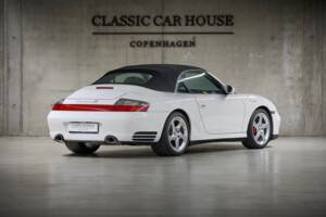 Bild 19/100 von Porsche 911 Carrera 4S (2004)