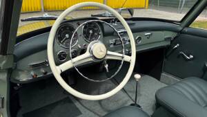 Image 20/25 of Mercedes-Benz 190 SL (1957)