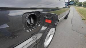 Immagine 52/53 di BMW 320i (1989)