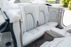 Image 80/91 de Jaguar XK8 4.0 (2000)