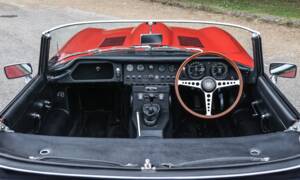 Image 4/41 de Jaguar E-Type 3.8 (1964)