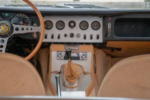 Immagine 23/38 di Jaguar E-Type 3.8 (1962)