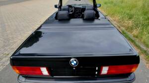 Immagine 28/53 di BMW 320i (1989)