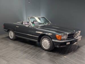 Image 7/50 of Mercedes-Benz 300 SL (1989)
