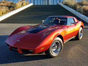 Image 10/24 of Chevrolet Corvette Stingray (1976)